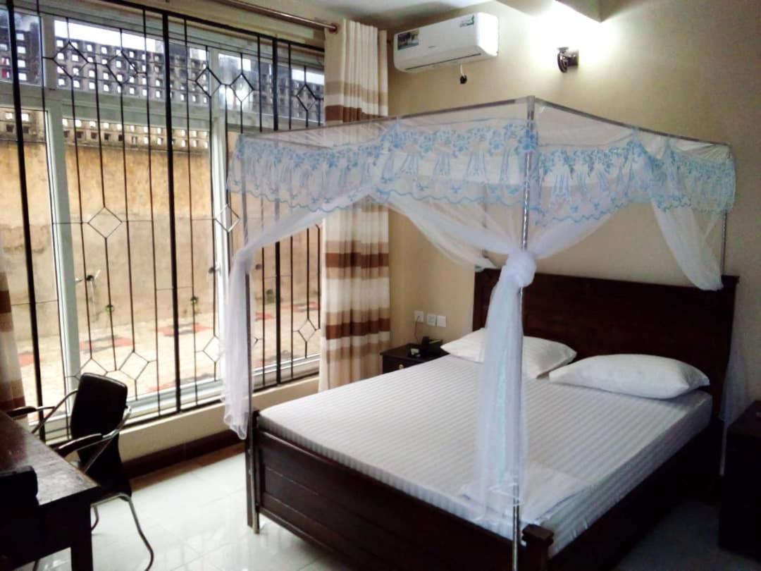 Moments Park Motel 다르에스살람 외부 사진